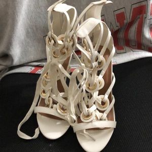 Never worn, Size 8, Izabella Rue heels!